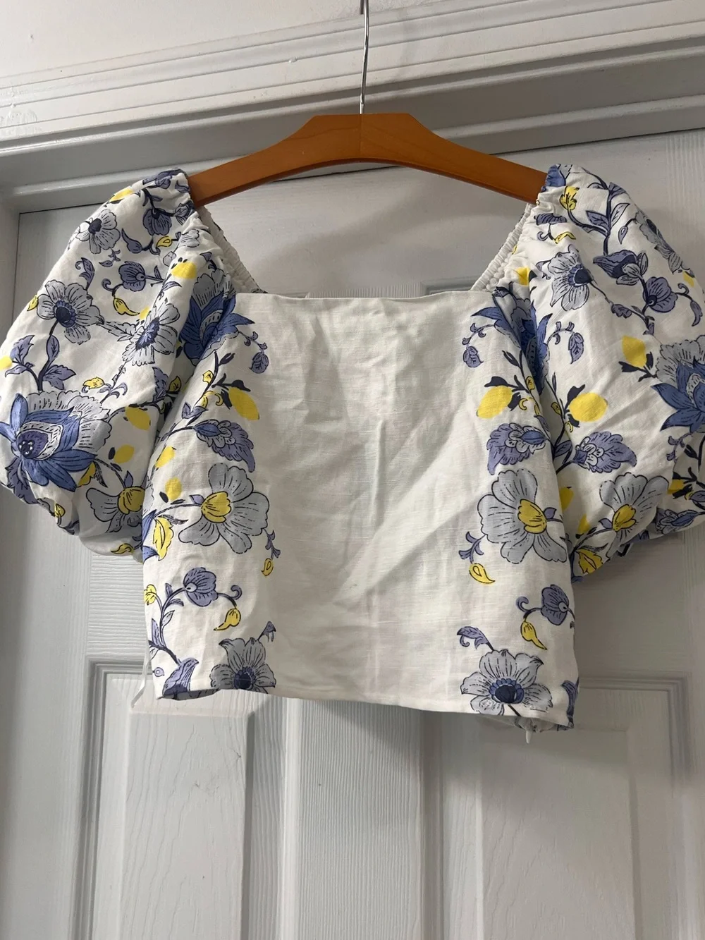 Loft  Floral Puff-Sleeve Top - White/Blue/Yellow Crop, NWT  Sz 00 Casual
